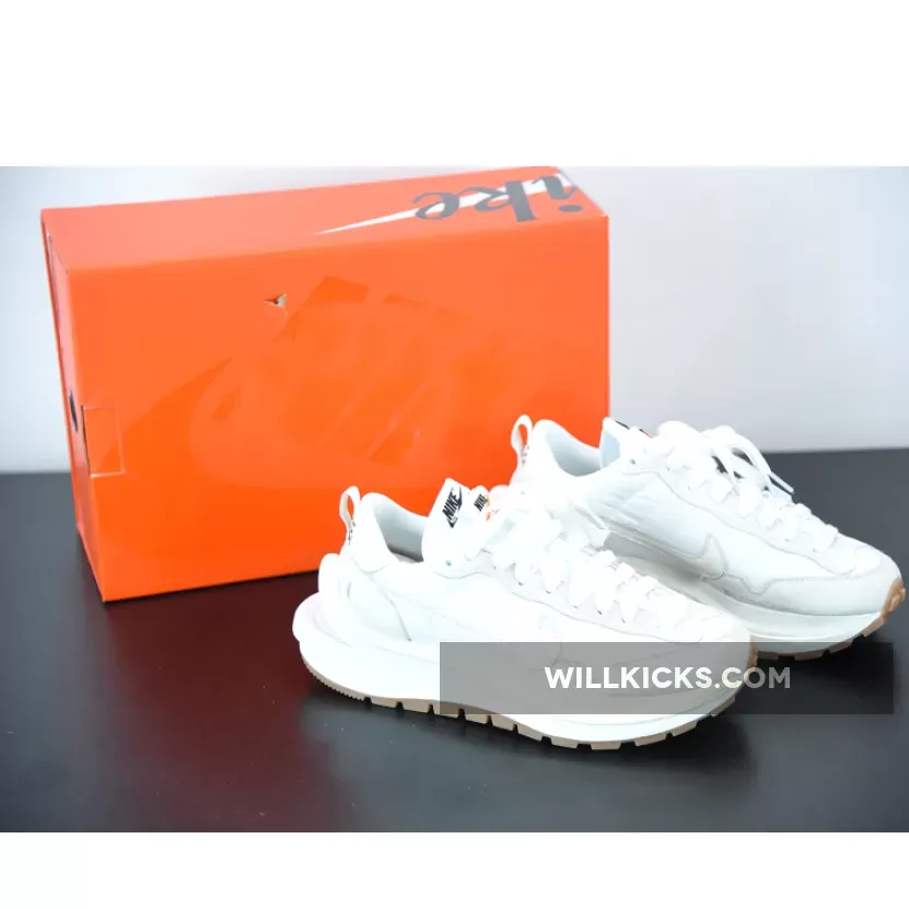 sacai x Nike Vaporwaffle "Sail" DD1875-100