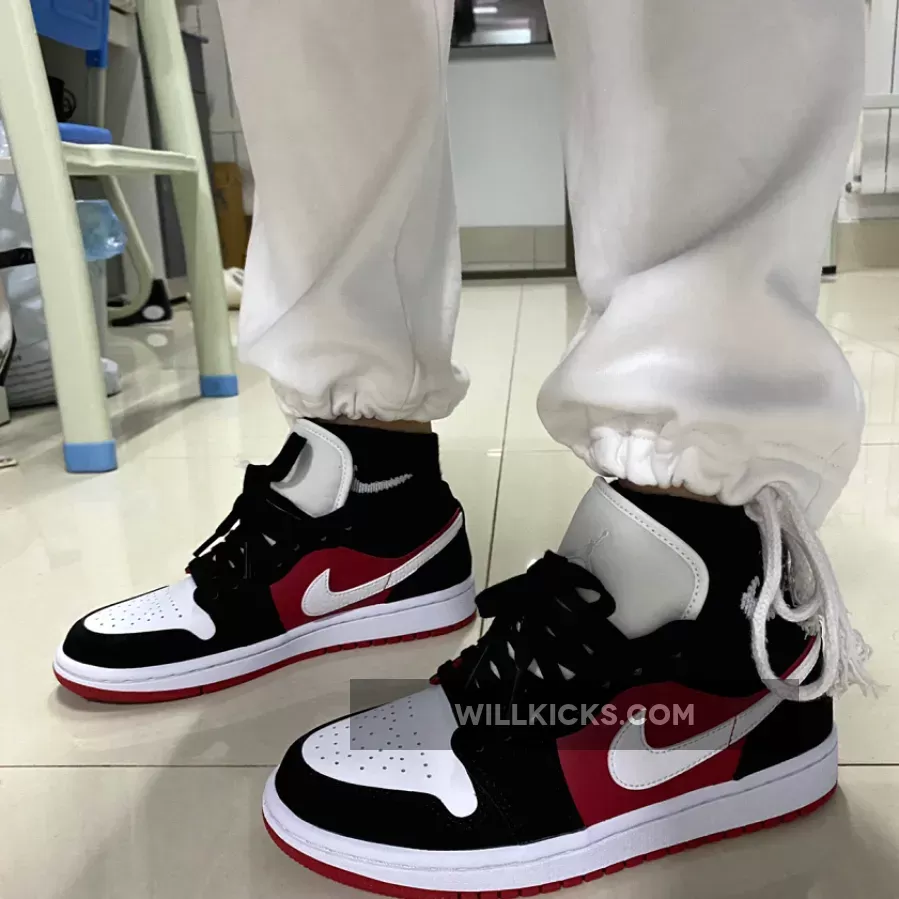 Air Jordan 1 Low 'Chicago' Black White Gym Red - jordan chicago low