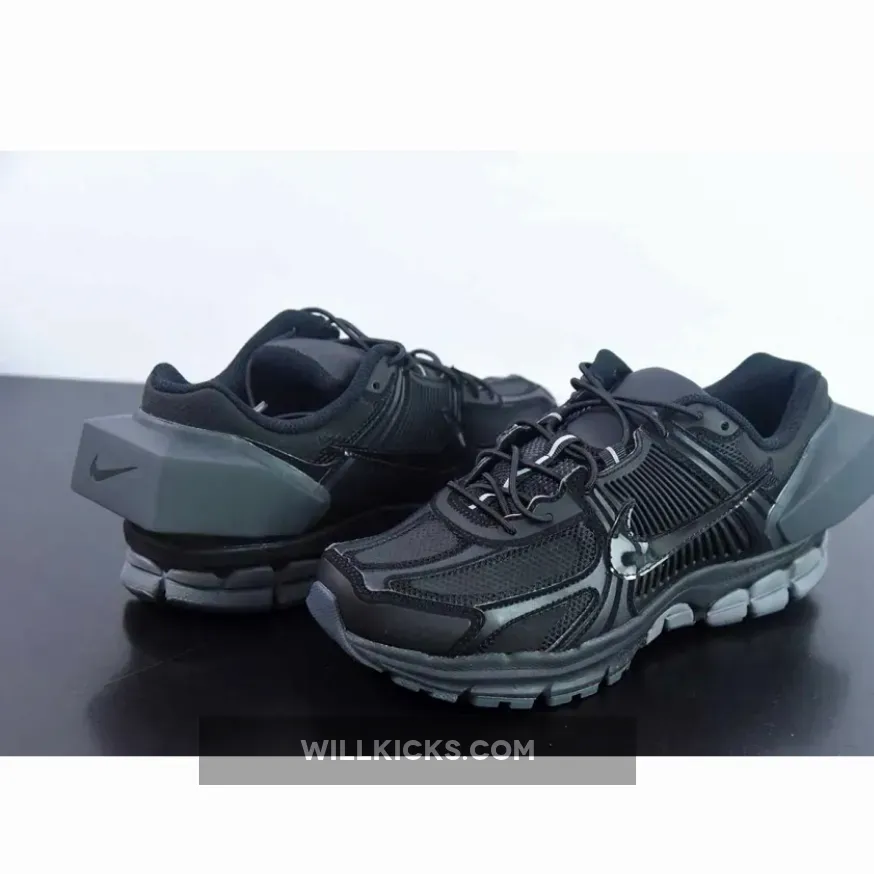 A COLD WALL x Nike Zoom Vomero 5s Black A COLD WALL x Nike Zoom Vomero 5s Black