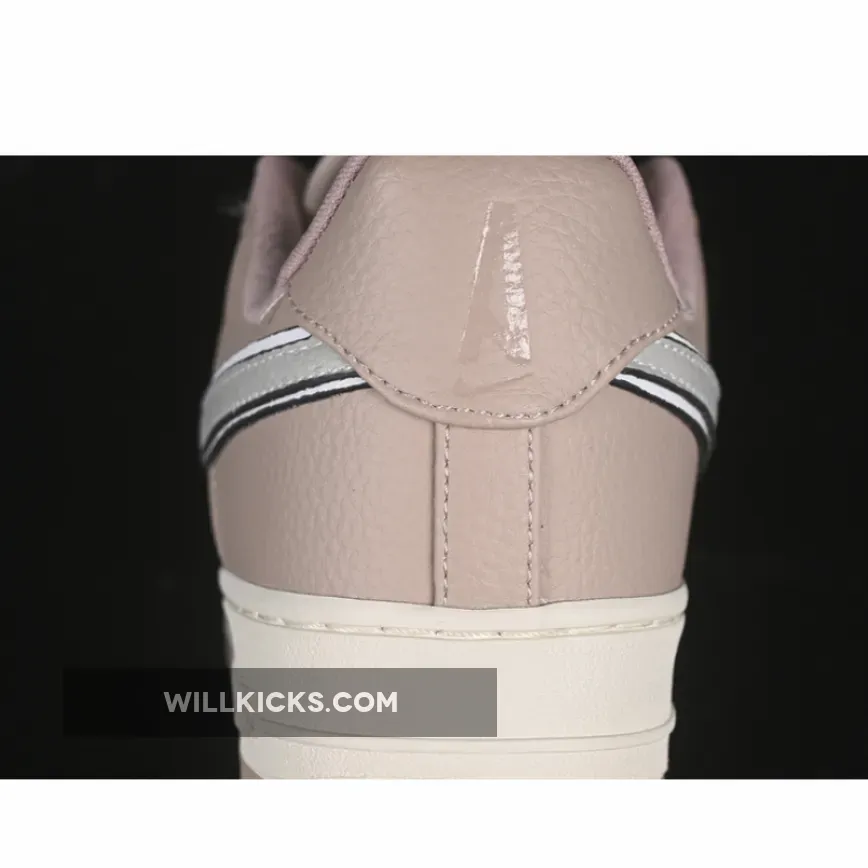 A MA MANIÉRE AIR FORCE 1 07 LOW SESAME/SILVER/SESAME A MA MANIÉRE AIR FORCE 1 07 LOW SESAME/SILVER/SESAME