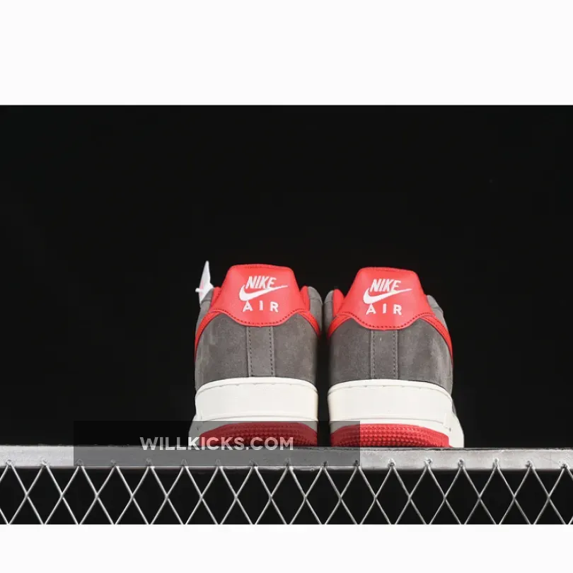 AIR FORCE 1 07 LOW BAROQUE BROWN/UNIVERSITY RED AIR FORCE 1 07 LOW BAROQUE BROWN/UNIVERSITY RED