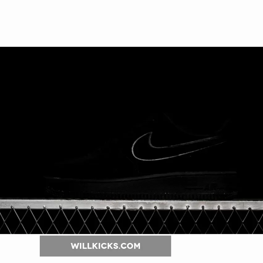 AIR FORCE 1 07 LOW BLACK