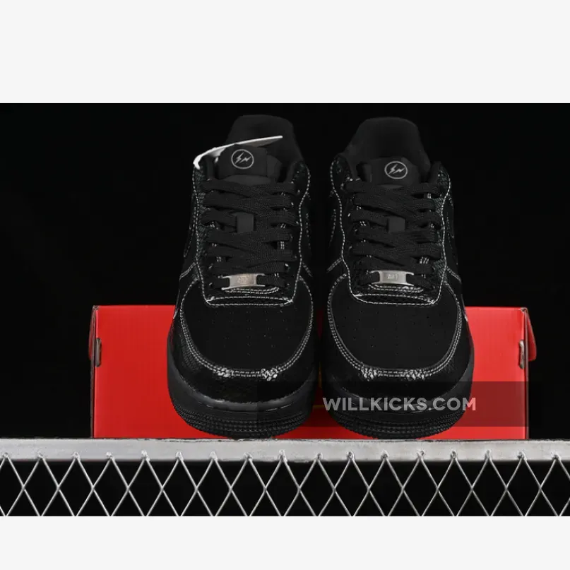 AIR FORCE 1 07 LOW BLACK AIR FORCE 1 07 LOW BLACK