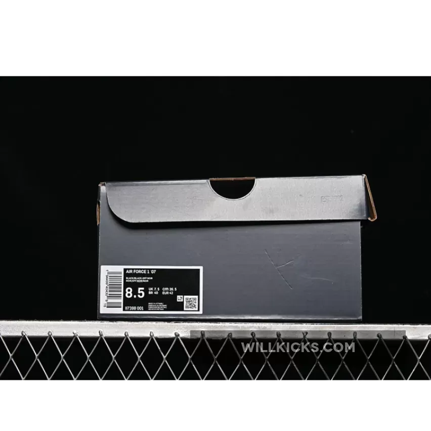 AIR FORCE 1 07 LOW BLACK AIR FORCE 1 07 LOW BLACK