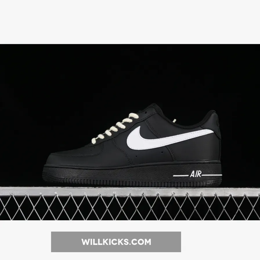 AIR FORCE 1 07 LOW BLACK/WHITE