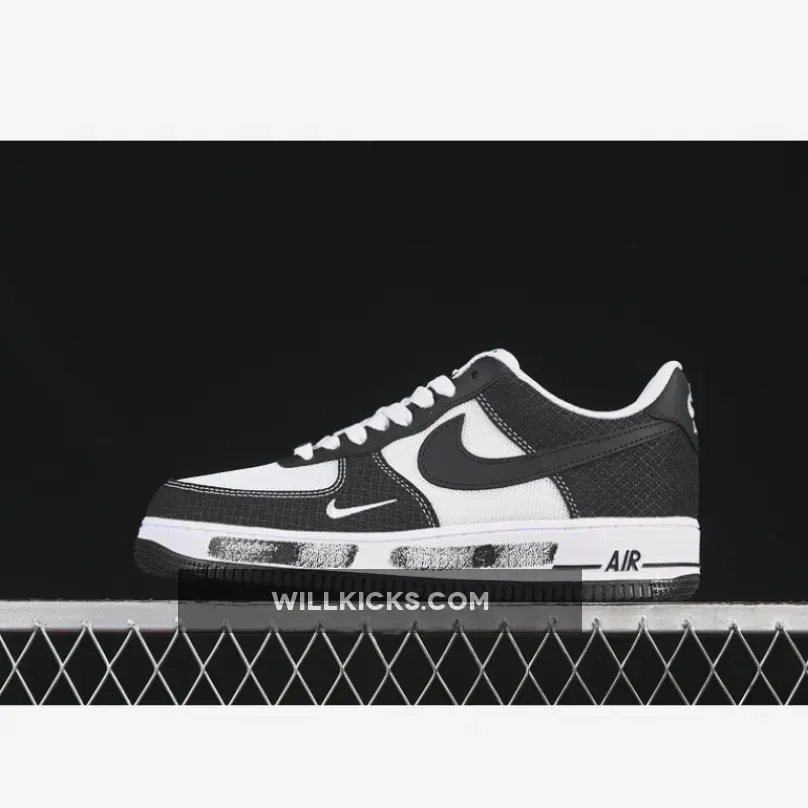 AIR FORCE 1 07 LOW BLACK/WHITE