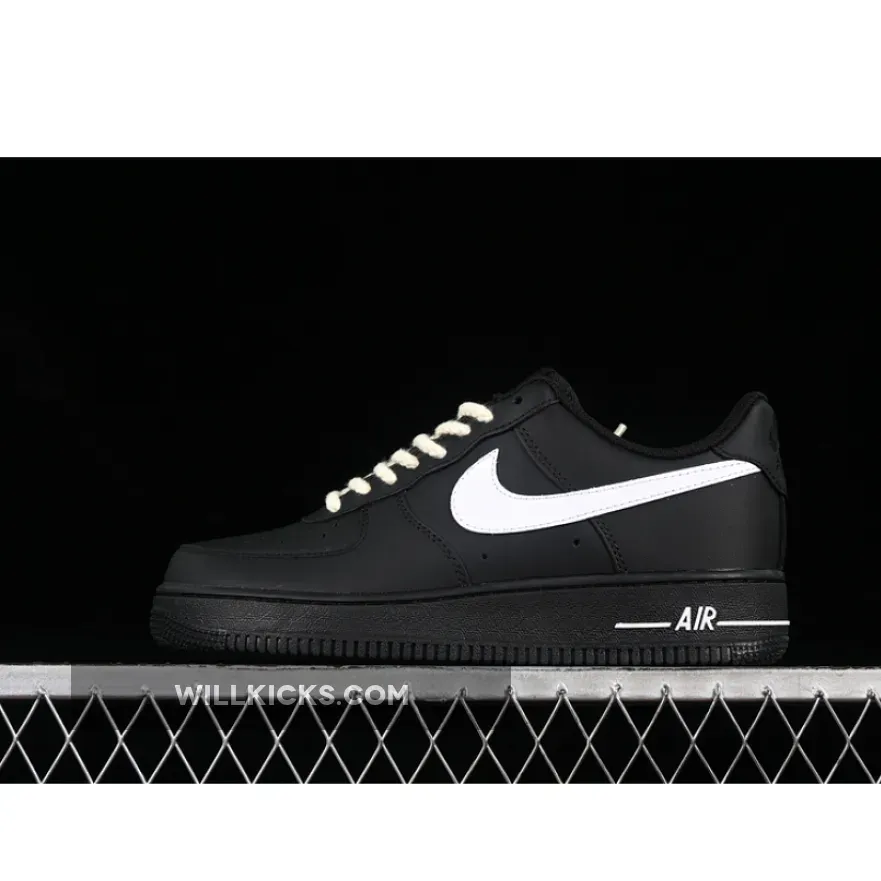 AIR FORCE 1 07 LOW BLACK/WHITE AIR FORCE 1 07 LOW BLACK/WHITE