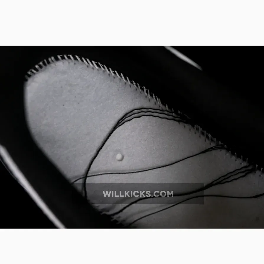 AIR FORCE 1 07 LOW BLACK/WHITE AIR FORCE 1 07 LOW BLACK/WHITE