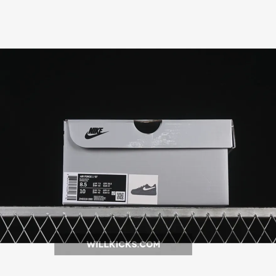 AIR FORCE 1 07 LOW BLACK/WHITE AIR FORCE 1 07 LOW BLACK/WHITE