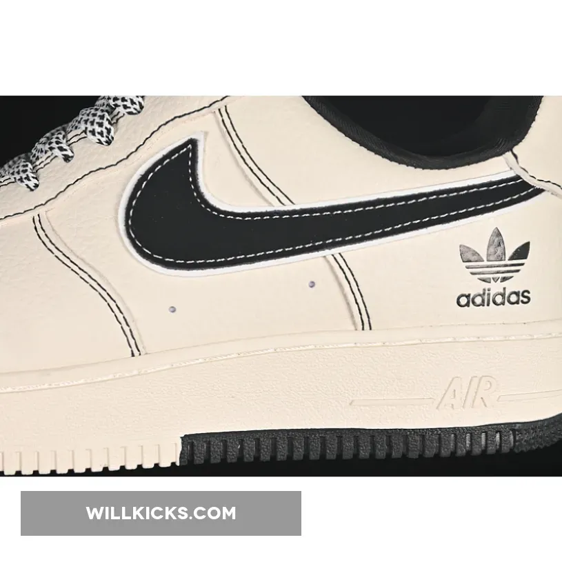 AIR FORCE 1 07 LOW BLACK/WHITE AIR FORCE 1 07 LOW BLACK/WHITE