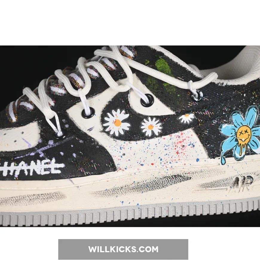 AIR FORCE 1 07 LOW BLUE DAISY WHITE/BLACK/GREY AIR FORCE 1 07 LOW BLUE DAISY WHITE/BLACK/GREY