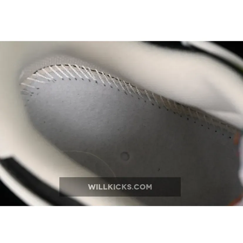 AIR FORCE 1 07 LOW BLUE DAISY WHITE/BLACK/GREY AIR FORCE 1 07 LOW BLUE DAISY WHITE/BLACK/GREY