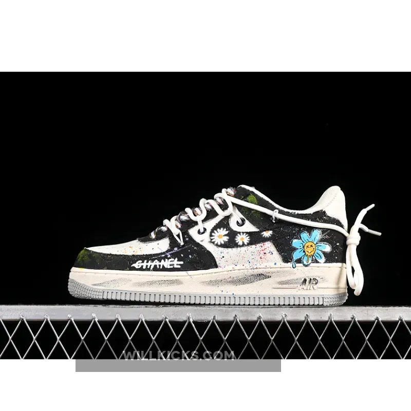 AIR FORCE 1 07 LOW BLUE DAISY WHITE/BLACK/GREY AIR FORCE 1 07 LOW BLUE DAISY WHITE/BLACK/GREY