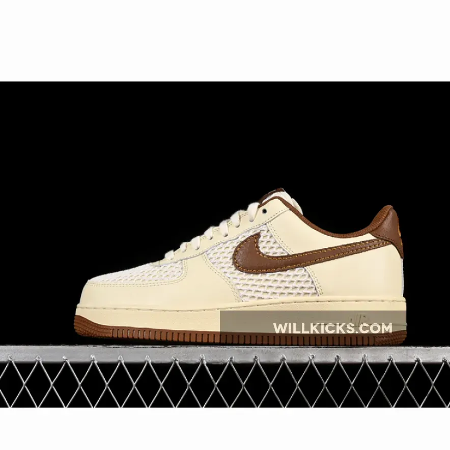 AIR FORCE 1 07 LOW COCONUT MILK/CANYON GOLD/LIGHT BRITISH TAN