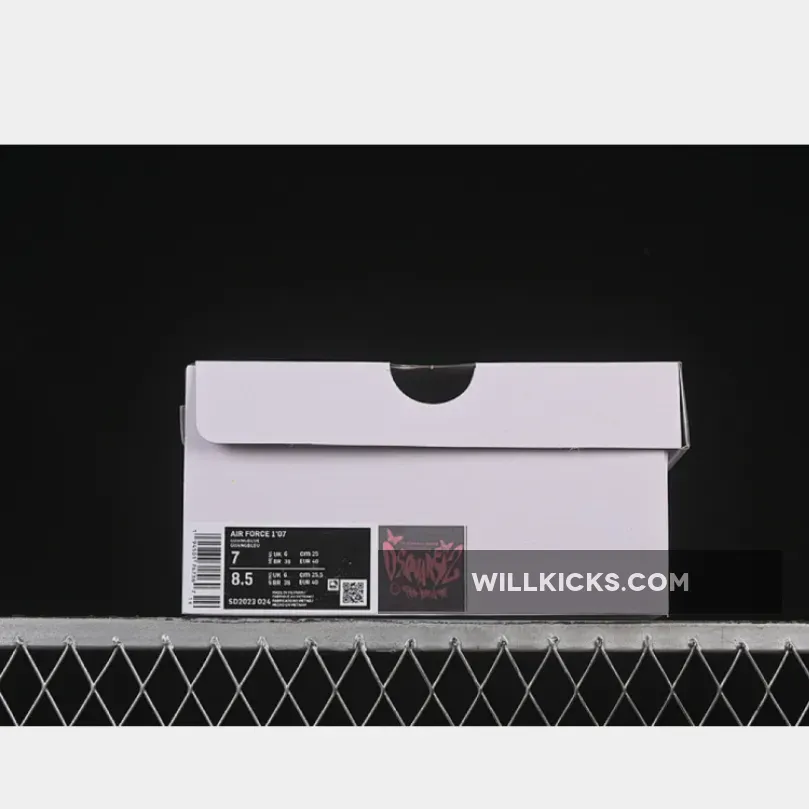 AIR FORCE 1 07 LOW LOVE BRAIN WHITE/RED AIR FORCE 1 07 LOW LOVE BRAIN WHITE/RED