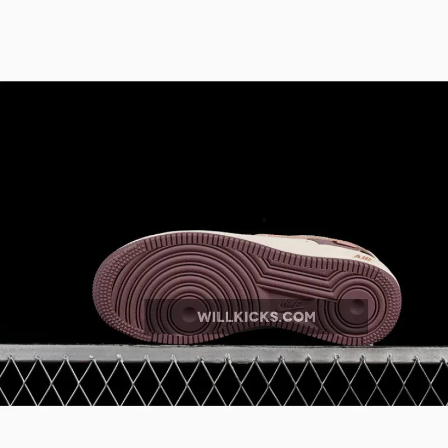 AIR FORCE 1 07 LOW STRAWBERRY BEAR WHITE/BROWN/PURPLE AIR FORCE 1 07 LOW STRAWBERRY BEAR WHITE/BROWN/PURPLE