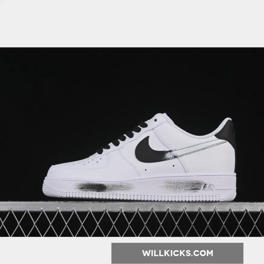 AIR FORCE 1 07 LOW WHITE/BLACK