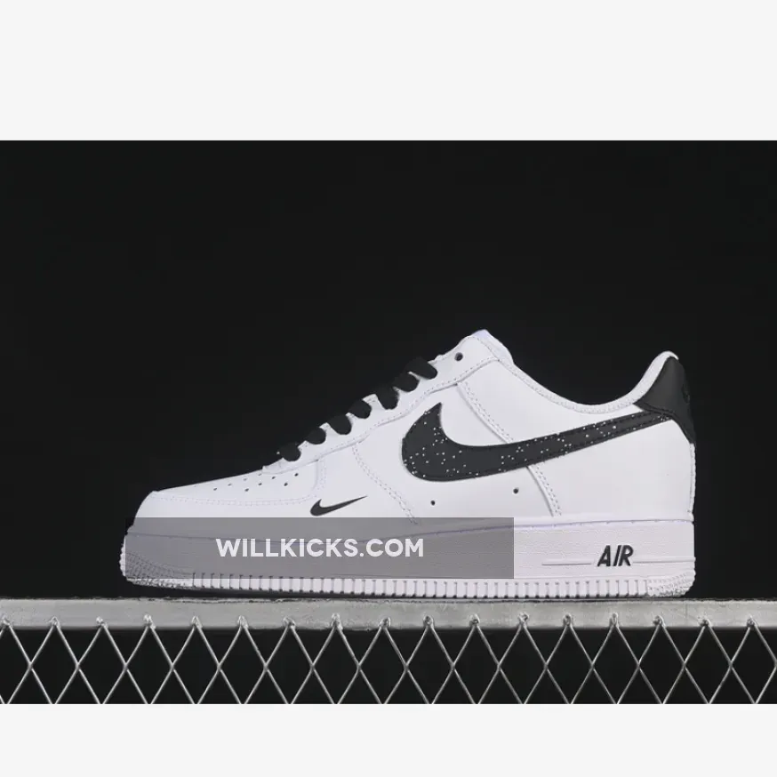 AIR FORCE 1 07 LOW WHITE/BLACK