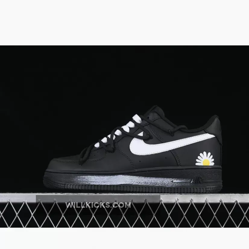 AIR FORCE 1 07 LOW WHITE/BLACK