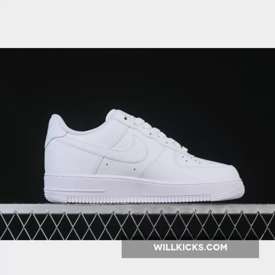 AIR FORCE 1 07 LOW WHITE/BLACK