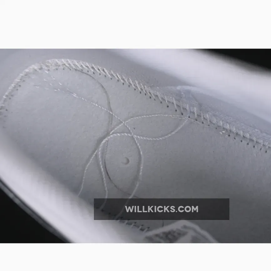 AIR FORCE 1 07 LOW WHITE/BLACK AIR FORCE 1 07 LOW WHITE/BLACK