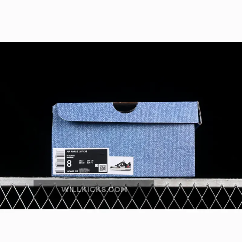 AIR FORCE 1 07 LOW WHITE/BLACK AIR FORCE 1 07 LOW WHITE/BLACK