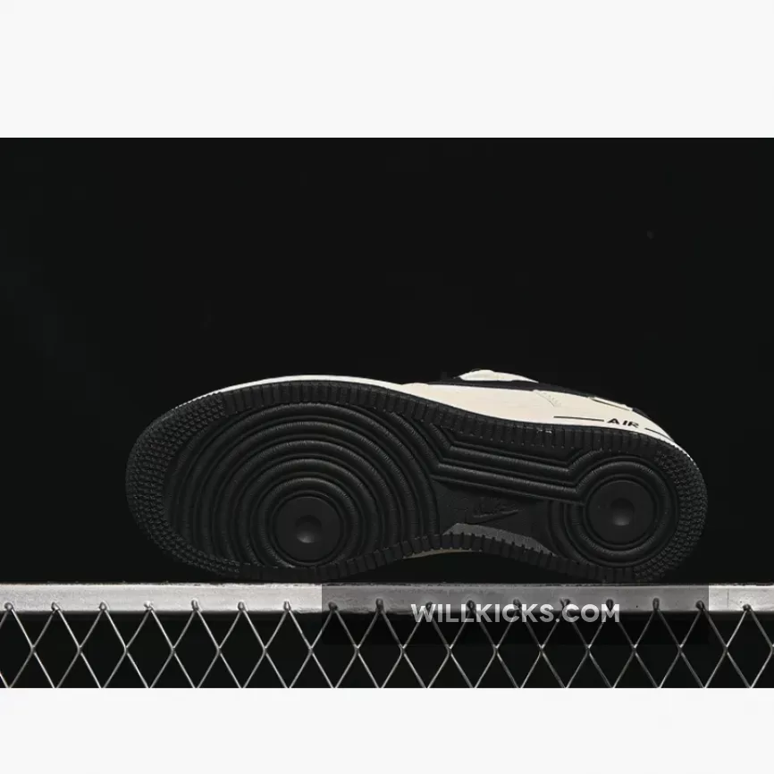 AIR FORCE 1 07 LOW WHITE/BLACK AIR FORCE 1 07 LOW WHITE/BLACK