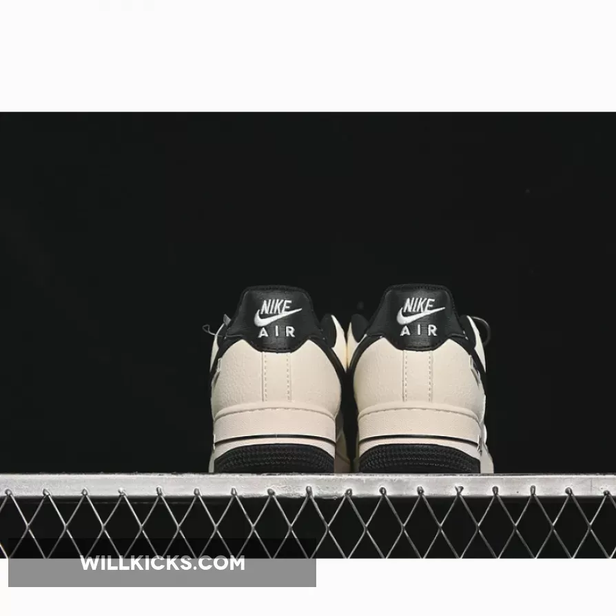 AIR FORCE 1 07 LOW WHITE/BLACK AIR FORCE 1 07 LOW WHITE/BLACK