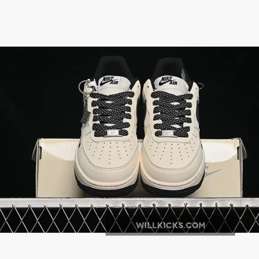 AIR FORCE 1 07 LOW WHITE/BLACK AIR FORCE 1 07 LOW WHITE/BLACK