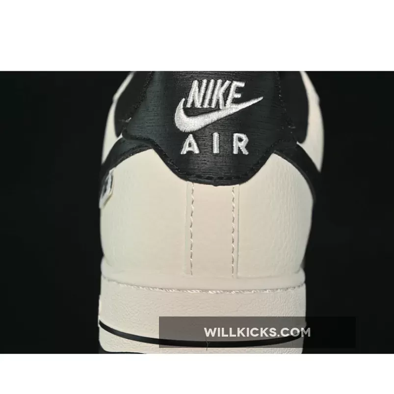 AIR FORCE 1 07 LOW WHITE/BLACK AIR FORCE 1 07 LOW WHITE/BLACK