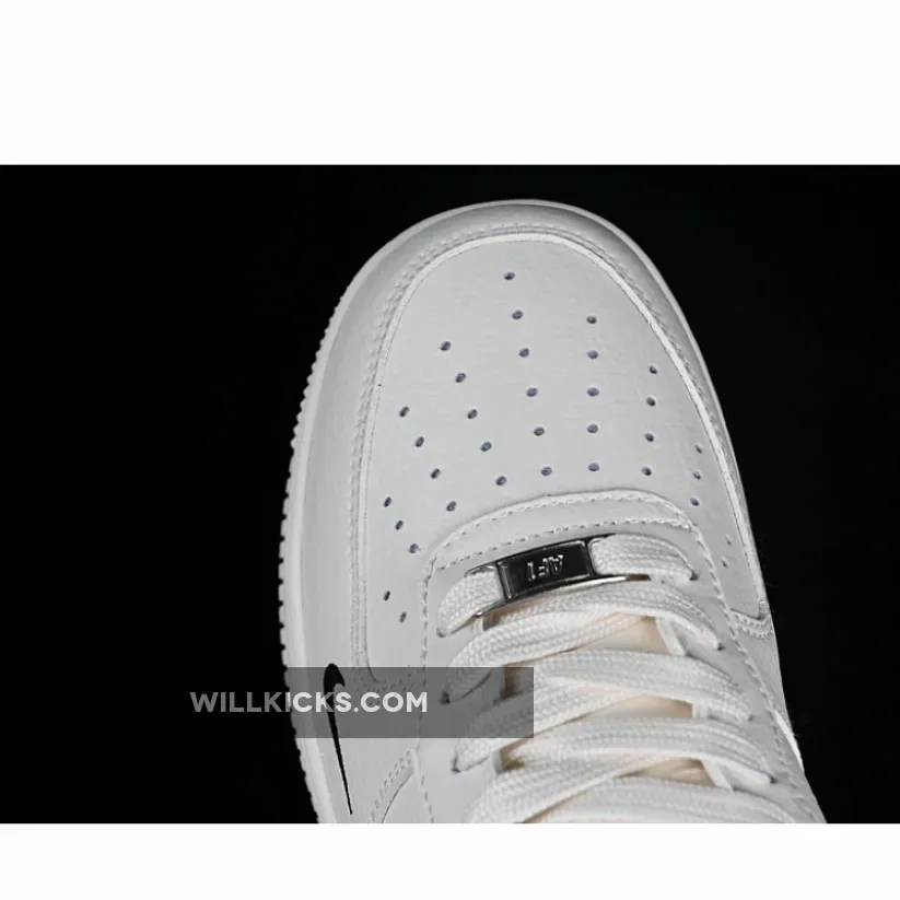 AIR FORCE 1 07 LOW WHITE/BLACK/RED AIR FORCE 1 07 LOW WHITE/BLACK/RED