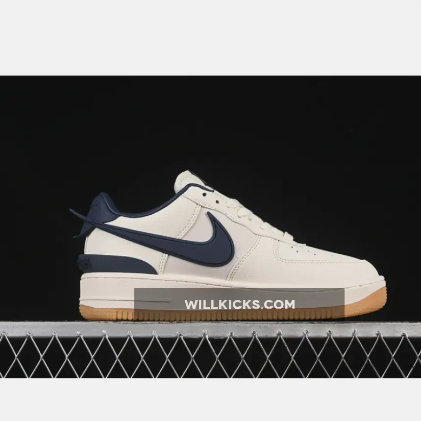 AIR FORCE 1 07 LOW WHITE/BLUE AIR FORCE 1 07 LOW WHITE/BLUE