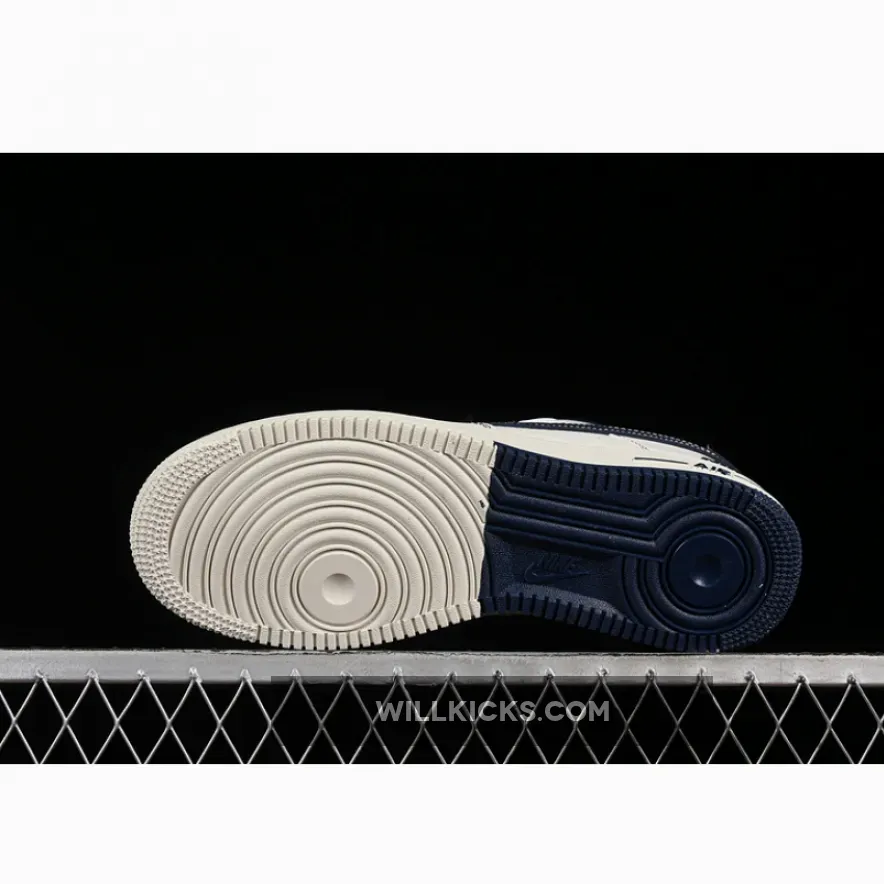 AIR FORCE 1 07 LOW WHITE/BLUE AIR FORCE 1 07 LOW WHITE/BLUE