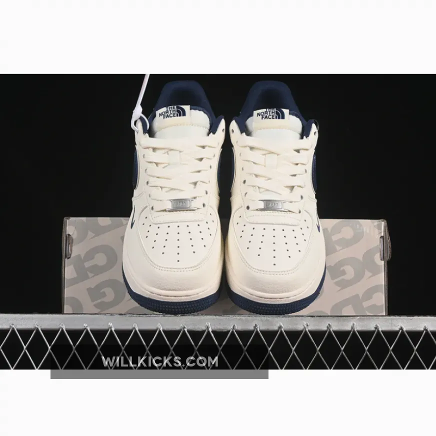 AIR FORCE 1 07 LOW WHITE/BLUE AIR FORCE 1 07 LOW WHITE/BLUE