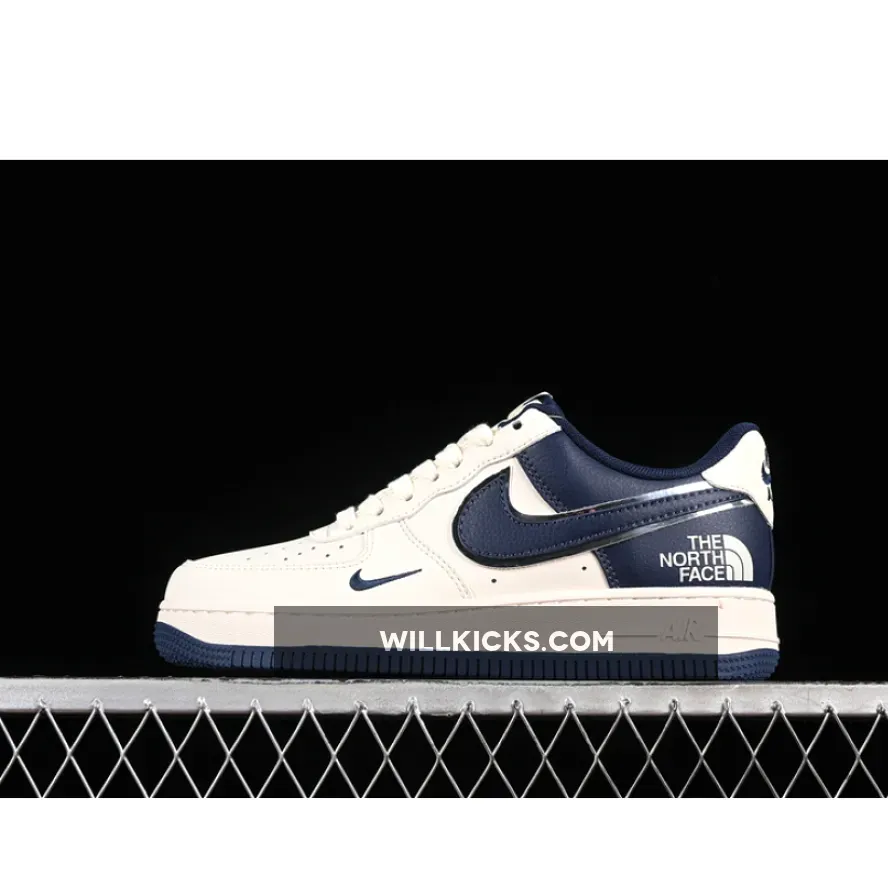 AIR FORCE 1 07 LOW WHITE/BLUE AIR FORCE 1 07 LOW WHITE/BLUE