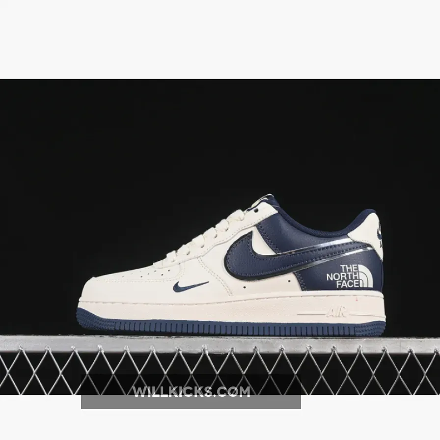 AIR FORCE 1 07 LOW WHITE/BLUE AIR FORCE 1 07 LOW WHITE/BLUE