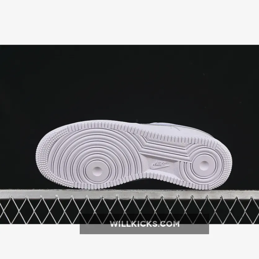 AIR FORCE 1 07 LOW WHITE/BLUE AIR FORCE 1 07 LOW WHITE/BLUE