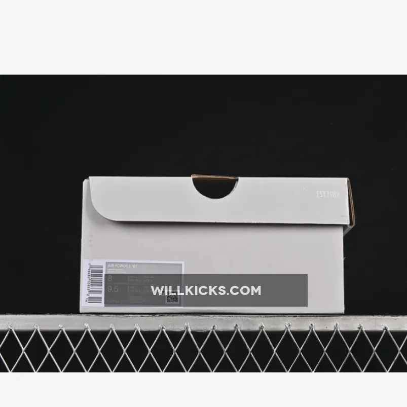 AIR FORCE 1 07 LOW WHITE/BLUE AIR FORCE 1 07 LOW WHITE/BLUE