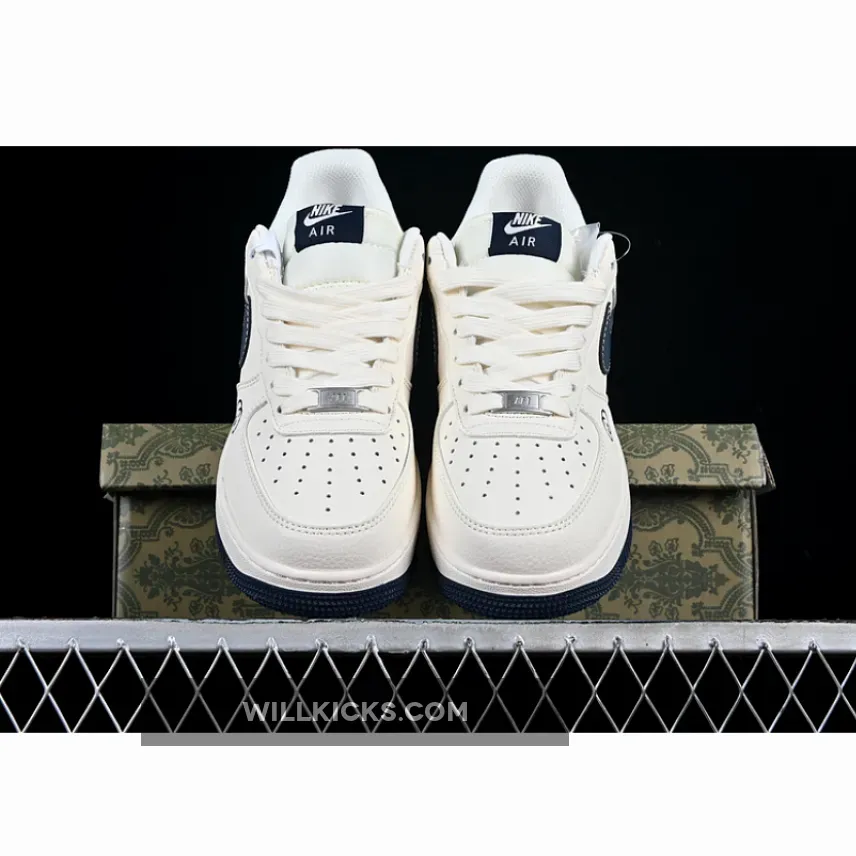 AIR FORCE 1 07 LOW WHITE/BLUE AIR FORCE 1 07 LOW WHITE/BLUE