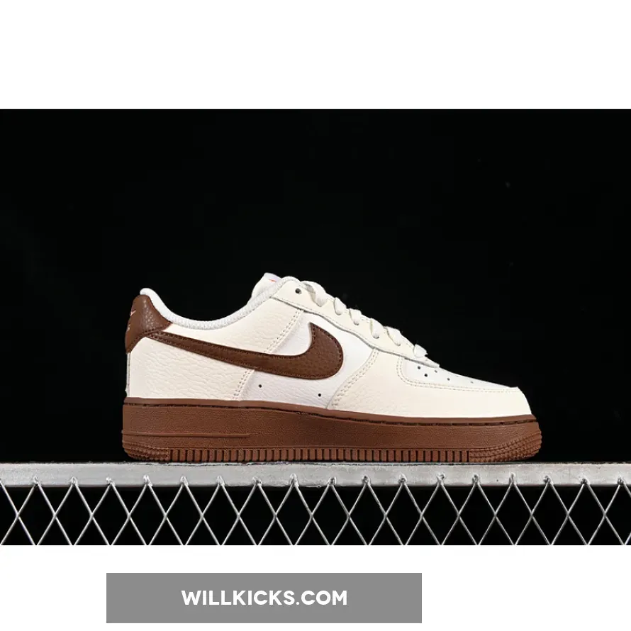 AIR FORCE 1 07 LOW WHITE/BROWN