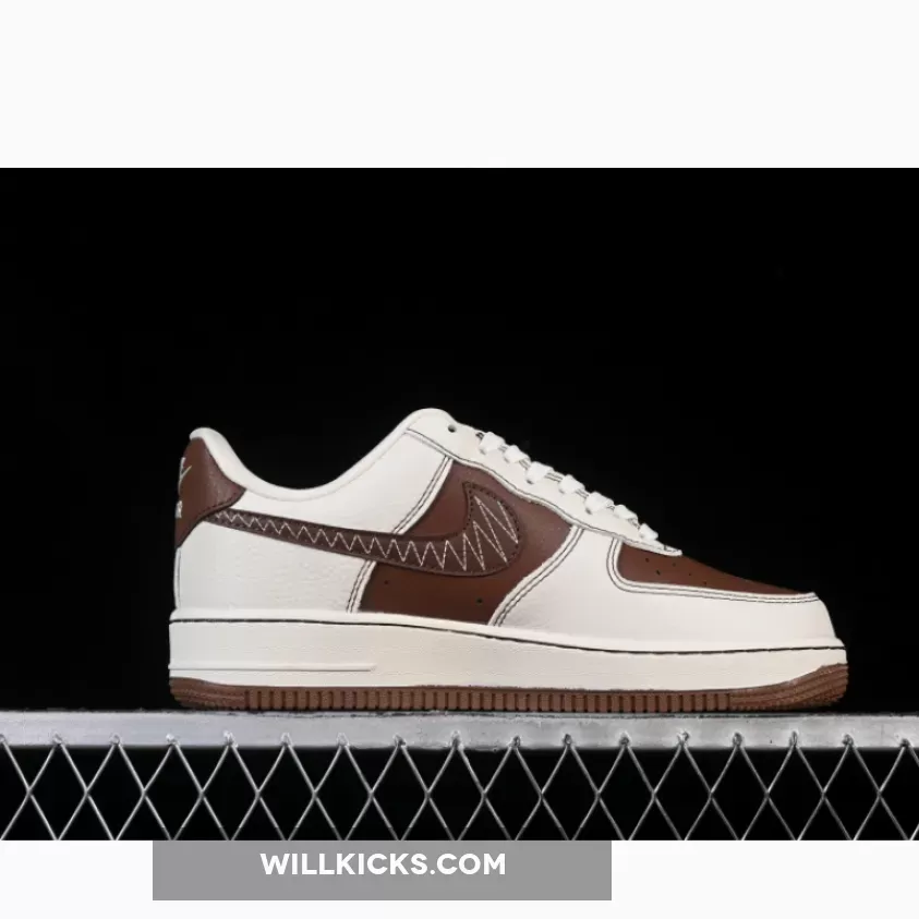 AIR FORCE 1 07 LOW WHITE/BROWN