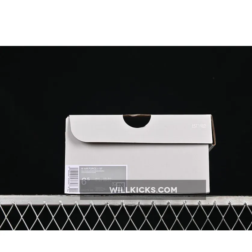 AIR FORCE 1 07 LOW WHITE/BROWN AIR FORCE 1 07 LOW WHITE/BROWN