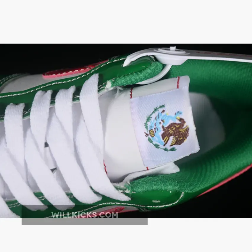 AIR FORCE 1 07 LOW WHITE/CLASSIC GREEN-VARSITY RED AIR FORCE 1 07 LOW WHITE/CLASSIC GREEN-VARSITY RED