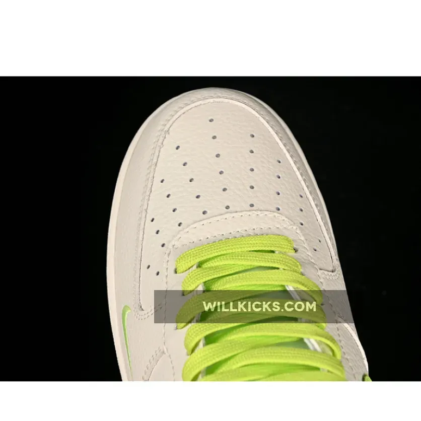 AIR FORCE 1 07 LOW WHITE/GREEN AIR FORCE 1 07 LOW WHITE/GREEN