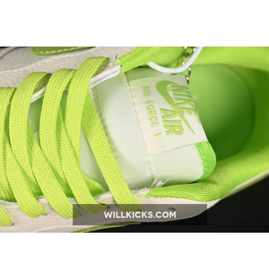 AIR FORCE 1 07 LOW WHITE/GREEN AIR FORCE 1 07 LOW WHITE/GREEN