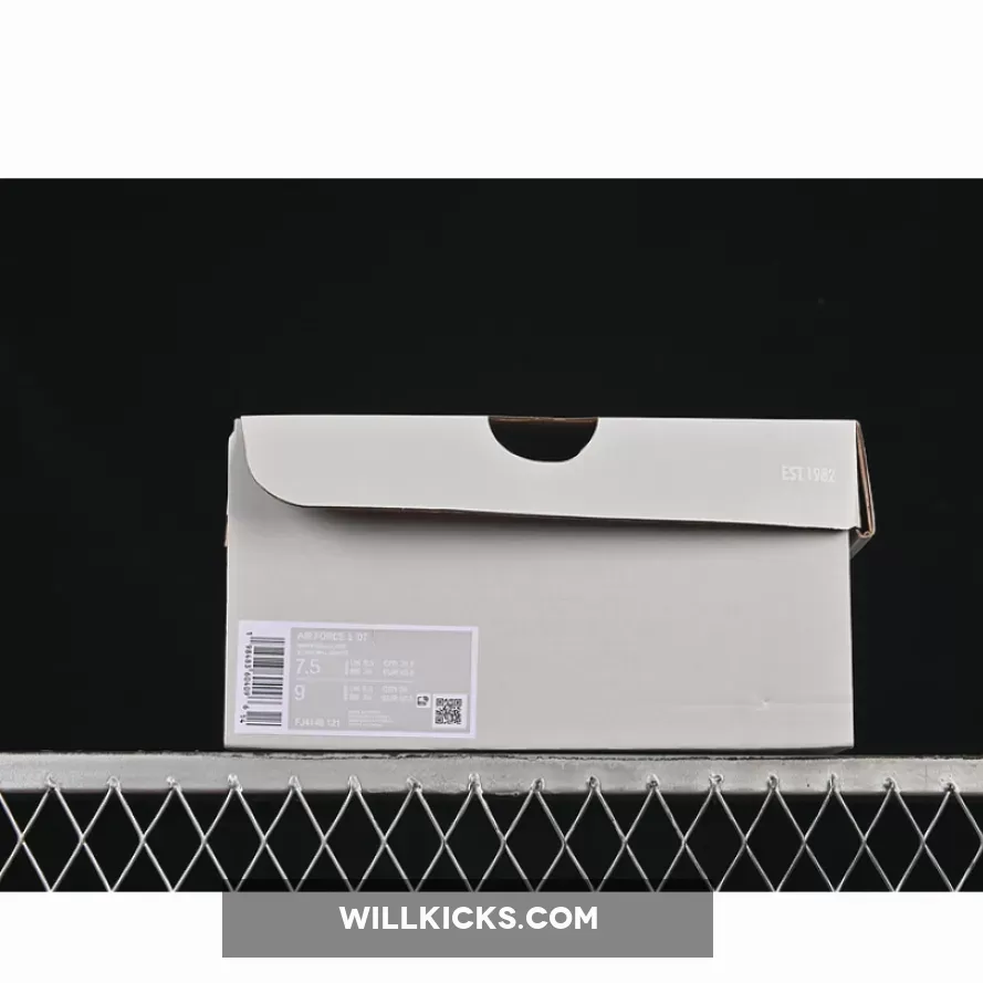 AIR FORCE 1 07 LOW WHITE/GREEN AIR FORCE 1 07 LOW WHITE/GREEN