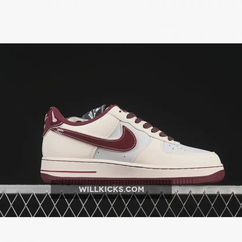 AIR FORCE 1 07 LOW WHITE/RED