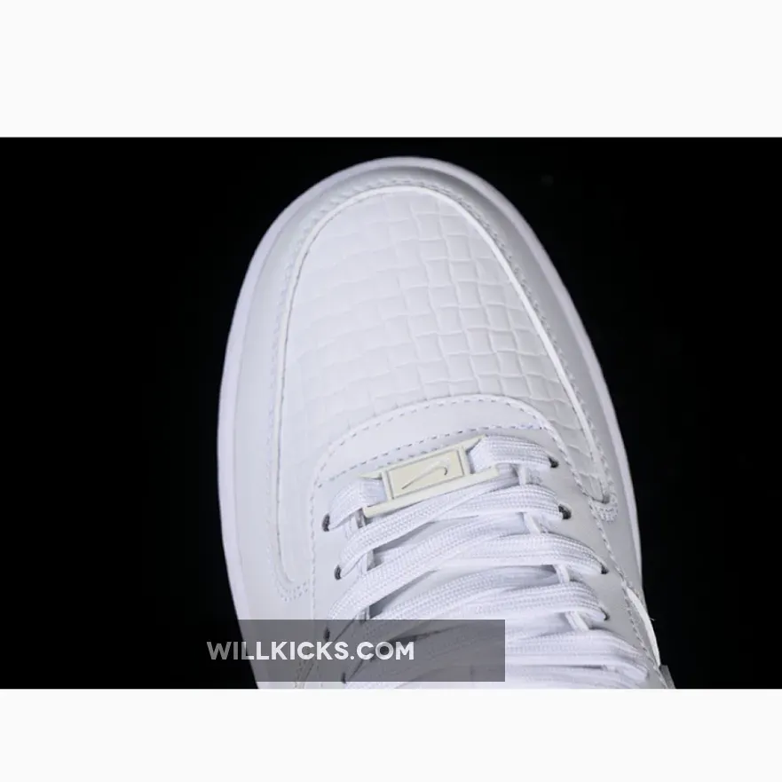 AIR FORCE 1 07 LOW WHITE/WHITE/WHITE AIR FORCE 1 07 LOW WHITE/WHITE/WHITE