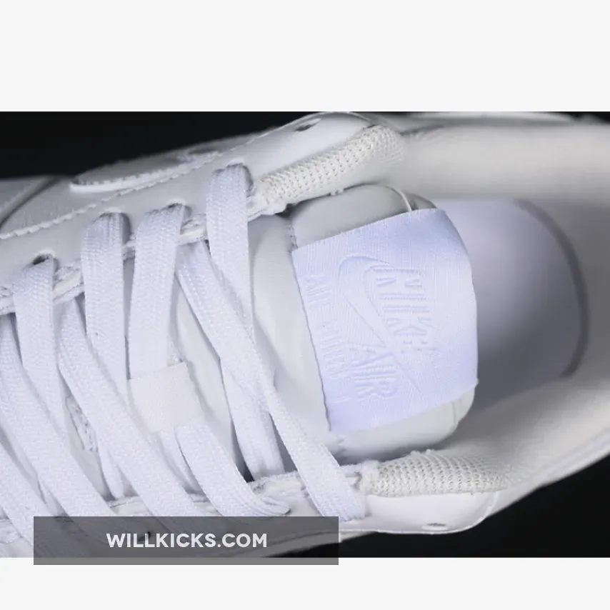 AIR FORCE 1 07 LOW WHITE/WHITE/WHITE AIR FORCE 1 07 LOW WHITE/WHITE/WHITE
