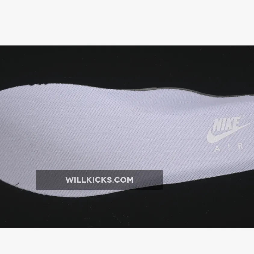 AIR FORCE 1 07 LOW WHITE/WHITE/WHITE AIR FORCE 1 07 LOW WHITE/WHITE/WHITE